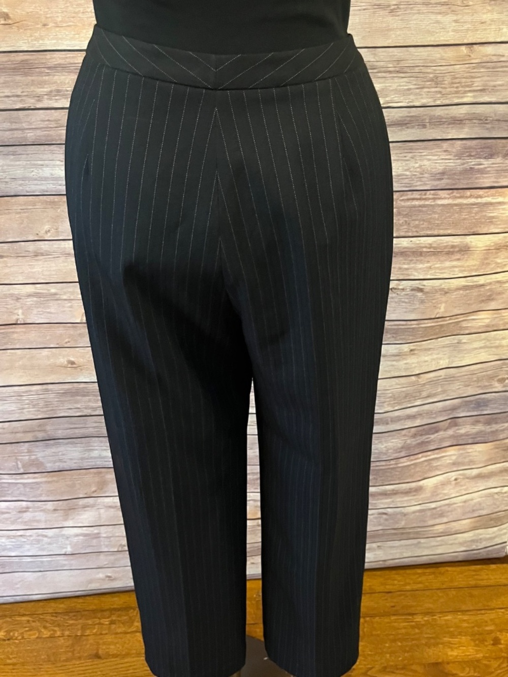 Tahari ASL Black Pinstripe Pantsuit 2 Button Blazer Flat Front Pants 6 MINT $278 - Picture 9 of 15